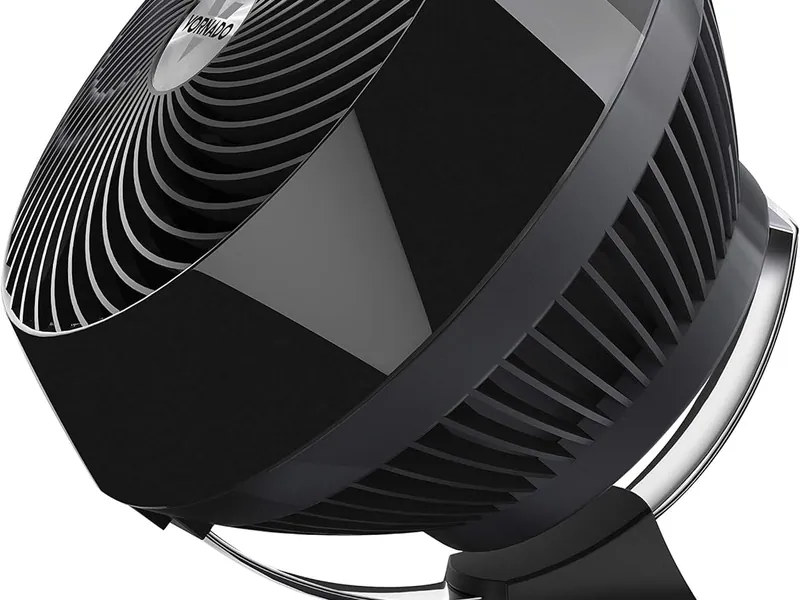 Vornado 660 mid-size AC-powered whole-room air circulator fan